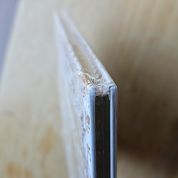 DIOR JOURNAL - Picture 3 of 10